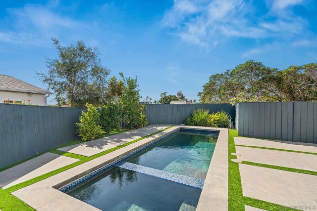 1505 Loring St, San Diego, CA 92109