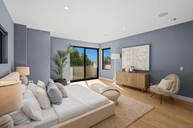 1505 Loring St, San Diego, CA 92109