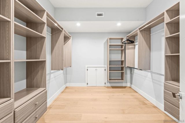 1505 Loring St, San Diego, CA 92109