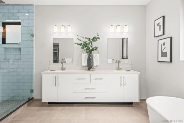 1505 Loring St, San Diego, CA 92109