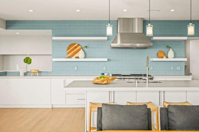 1505 Loring St, San Diego, CA 92109