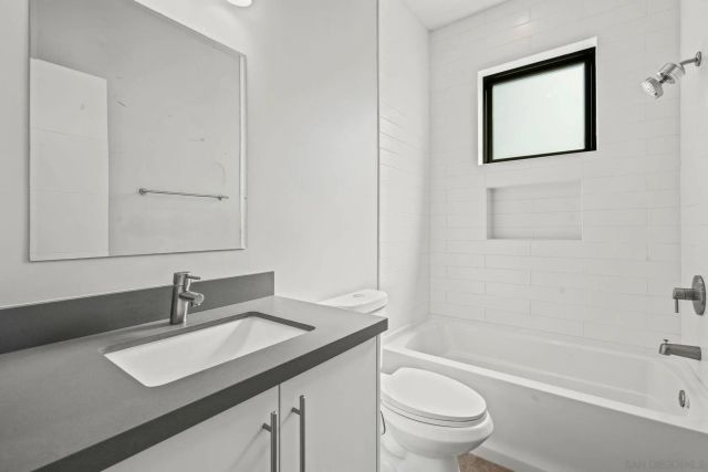 1505 Loring St, San Diego, CA 92109