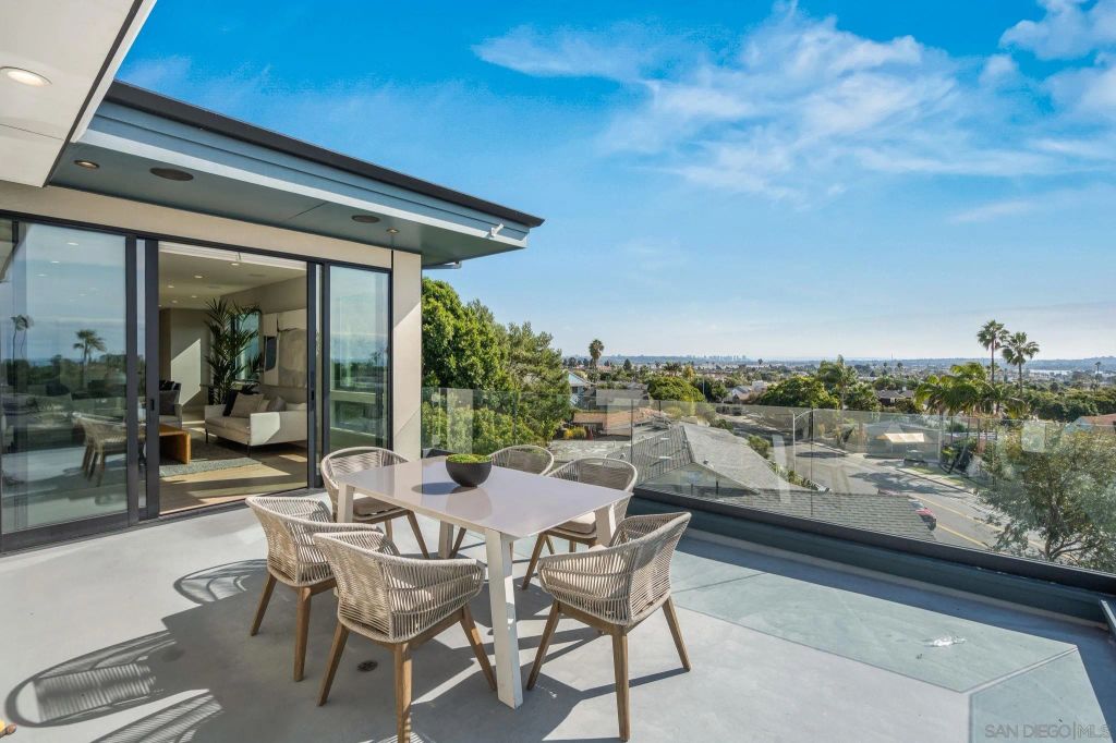 1505 Loring St, San Diego, CA 92109