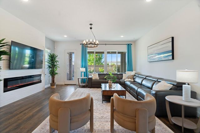9997 Dona Neely Way, Elk Grove, CA 95757