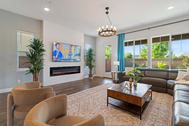 9997 Dona Neely Way, Elk Grove, CA 95757