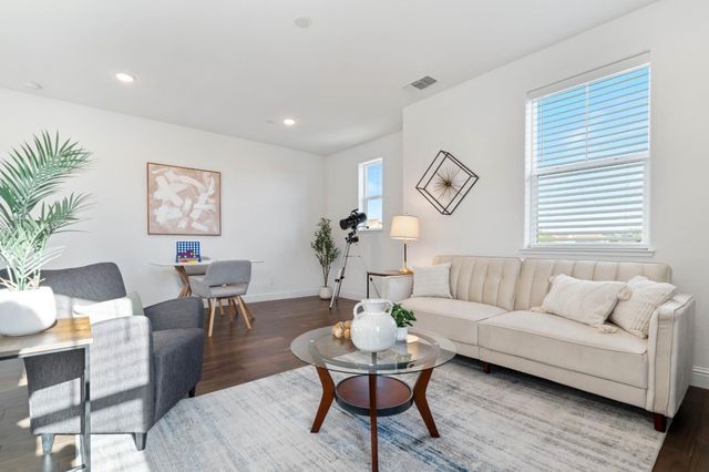 9997 Dona Neely Way, Elk Grove, CA 95757