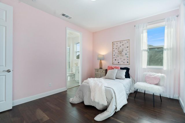 9997 Dona Neely Way, Elk Grove, CA 95757