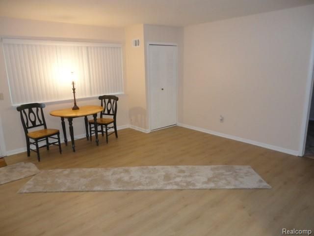 16034 Holz Drive 16, Southgate, MI 48195