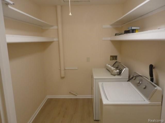 16034 Holz Drive 16, Southgate, MI 48195