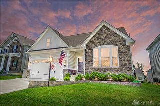 181 Cresting Road, Fairborn, OH 45324