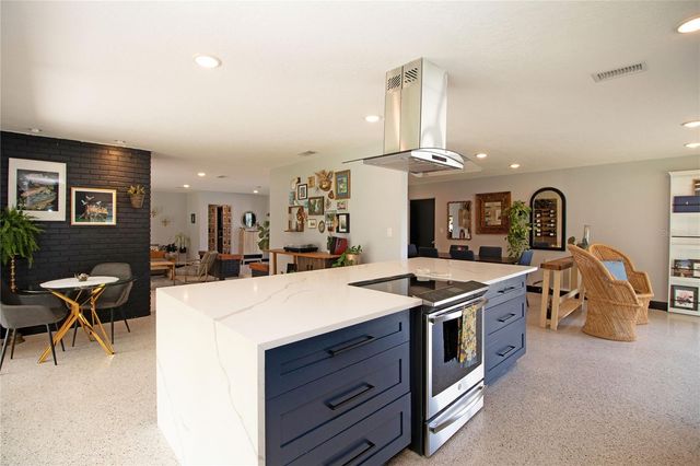 4438 DR MARTIN LUTHER KING JR STREET S, St Petersburg, FL 33705