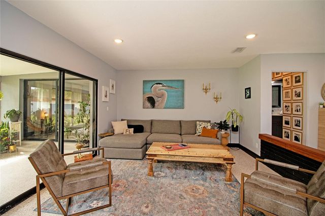 4438 DR MARTIN LUTHER KING JR STREET S, St Petersburg, FL 33705