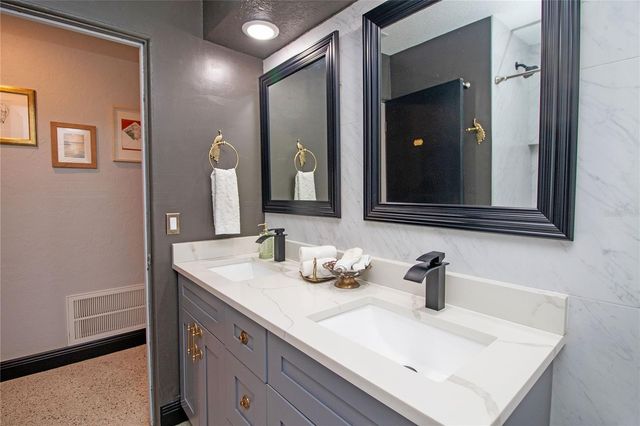 4438 DR MARTIN LUTHER KING JR STREET S, St Petersburg, FL 33705