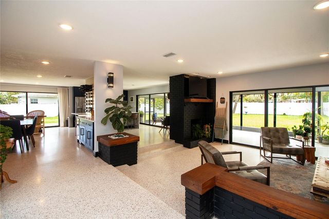 4438 DR MARTIN LUTHER KING JR STREET S, St Petersburg, FL 33705