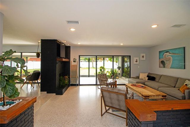 4438 DR MARTIN LUTHER KING JR STREET S, St Petersburg, FL 33705