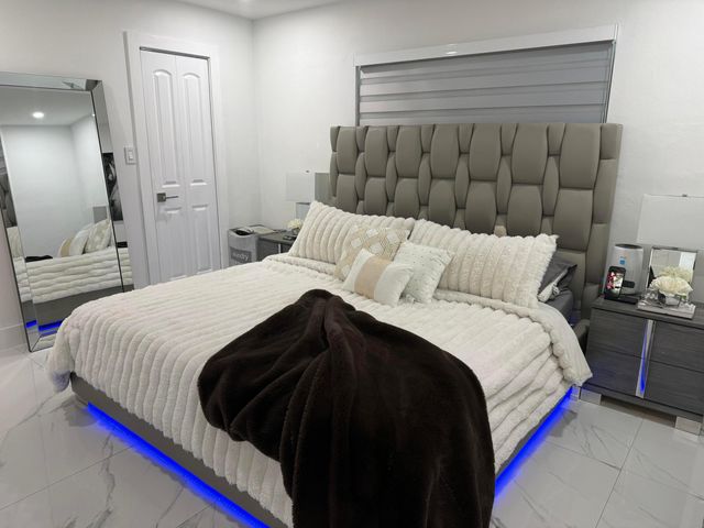 6861 Park Street, Hollywood, FL 33024