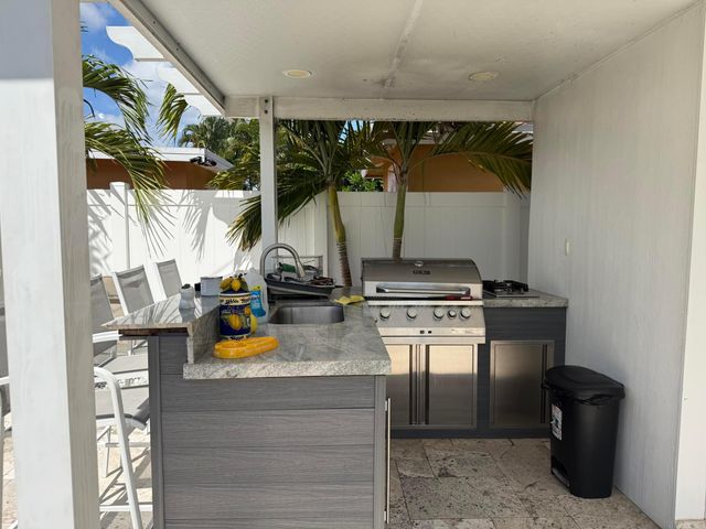 6861 Park Street, Hollywood, FL 33024