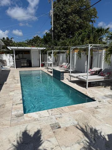 6861 Park Street, Hollywood, FL 33024