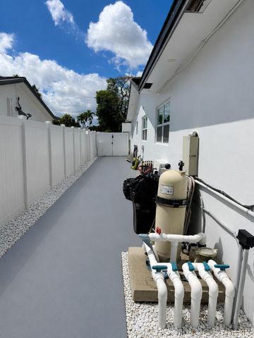 6861 Park Street, Hollywood, FL 33024