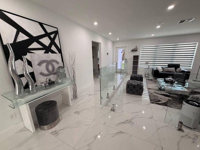 6861 Park Street, Hollywood, FL 33024