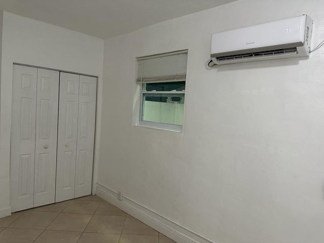 6861 Park Street, Hollywood, FL 33024