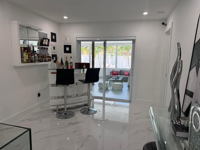 6861 Park Street, Hollywood, FL 33024