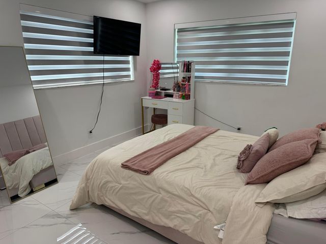 6861 Park Street, Hollywood, FL 33024