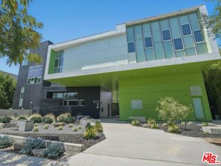 825 N Kings Road 1, West Hollywood, CA 90069