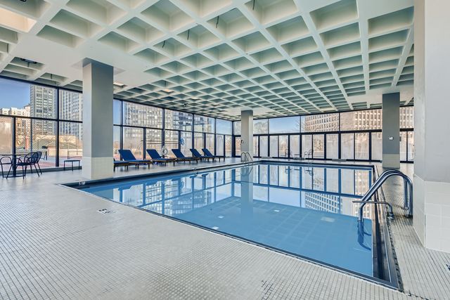 5320 N Sheridan Road 409, Chicago, IL 60640