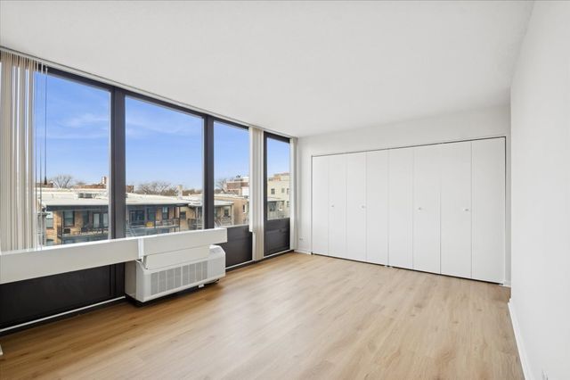 5320 N Sheridan Road 409, Chicago, IL 60640