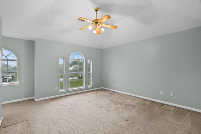 5800 Winding Brook Drive, Dickinson, TX 77539