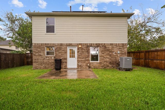 5800 Winding Brook Drive, Dickinson, TX 77539