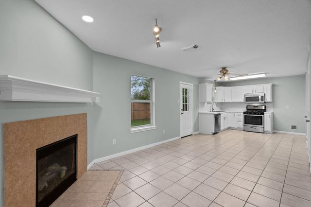 5800 Winding Brook Drive, Dickinson, TX 77539
