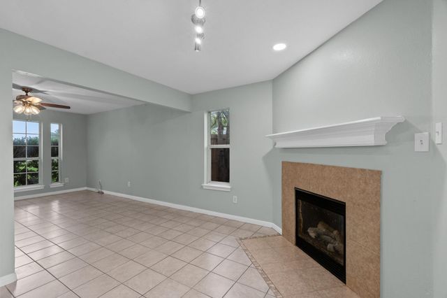 5800 Winding Brook Drive, Dickinson, TX 77539