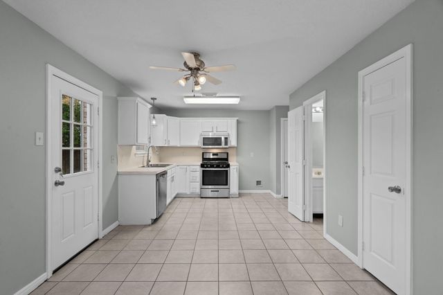 5800 Winding Brook Drive, Dickinson, TX 77539