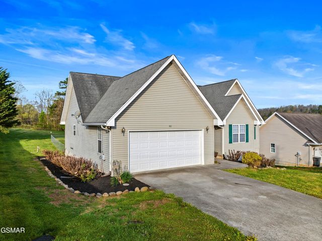 749 Harvest Meadows Drive, Kodak, TN 37764