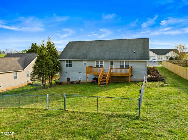 749 Harvest Meadows Drive, Kodak, TN 37764