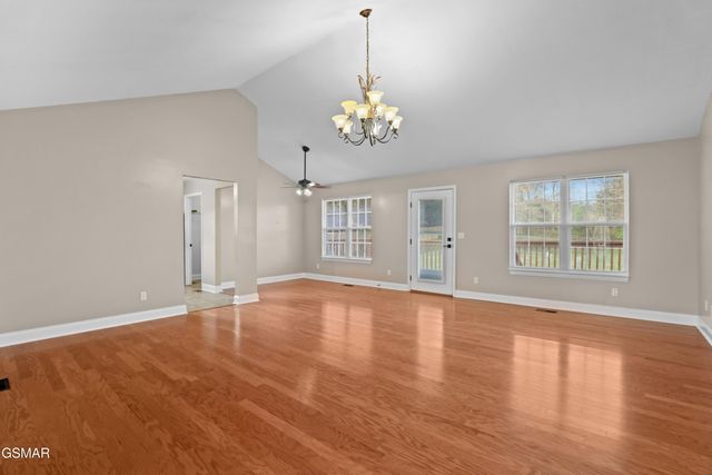 749 Harvest Meadows Drive, Kodak, TN 37764