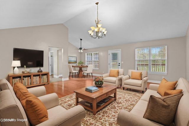 749 Harvest Meadows Drive, Kodak, TN 37764