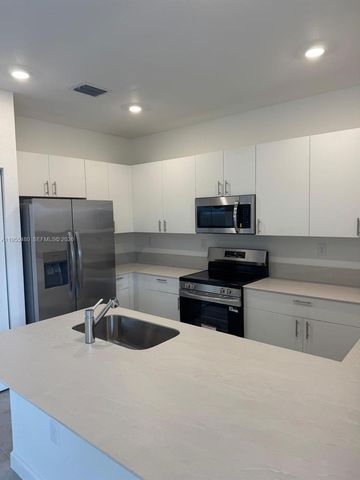 2721 SE 26th Rd 2721, Homestead, FL 33035