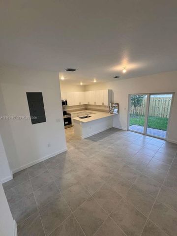 2721 SE 26th Rd 2721, Homestead, FL 33035