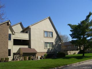42364 Lochmoor Street 6, Clinton Township, MI 48038
