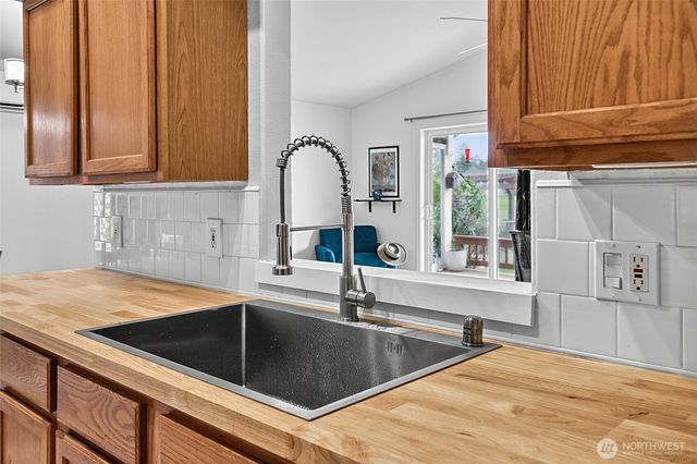 550 Canal Drive NE, Ocean Shores, WA 98569