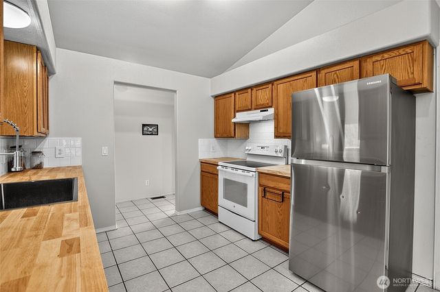 550 Canal Drive NE, Ocean Shores, WA 98569