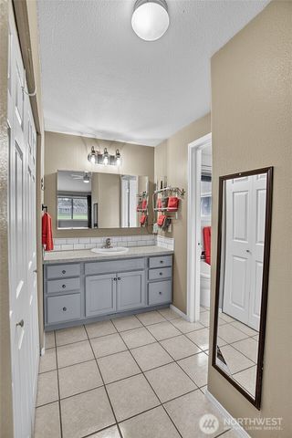 550 Canal Drive NE, Ocean Shores, WA 98569