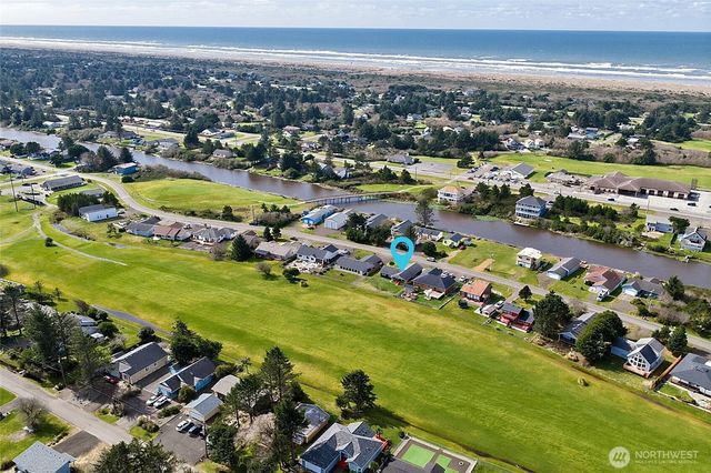 550 Canal Drive NE, Ocean Shores, WA 98569