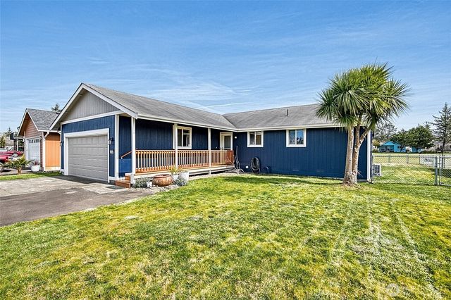 550 Canal Drive NE, Ocean Shores, WA 98569