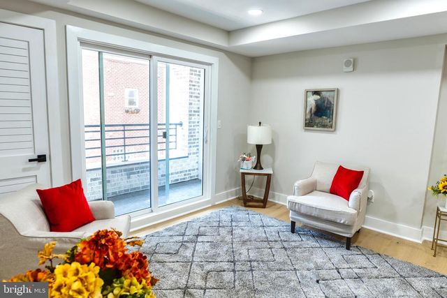 919 12TH ST NE #202, Washington, DC 20002