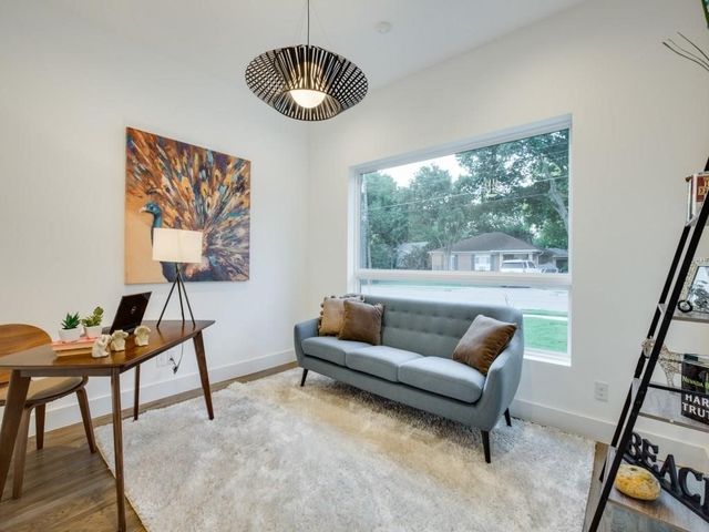 4310 Merrell Road, Dallas, TX 75229