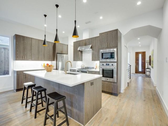 4310 Merrell Road, Dallas, TX 75229
